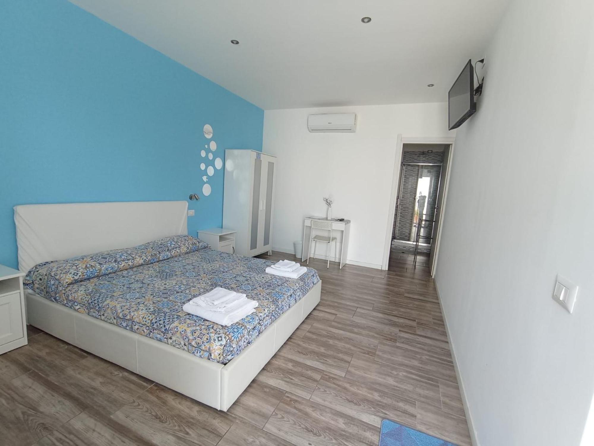 Borgomarino'S Room Cefalu Exterior photo